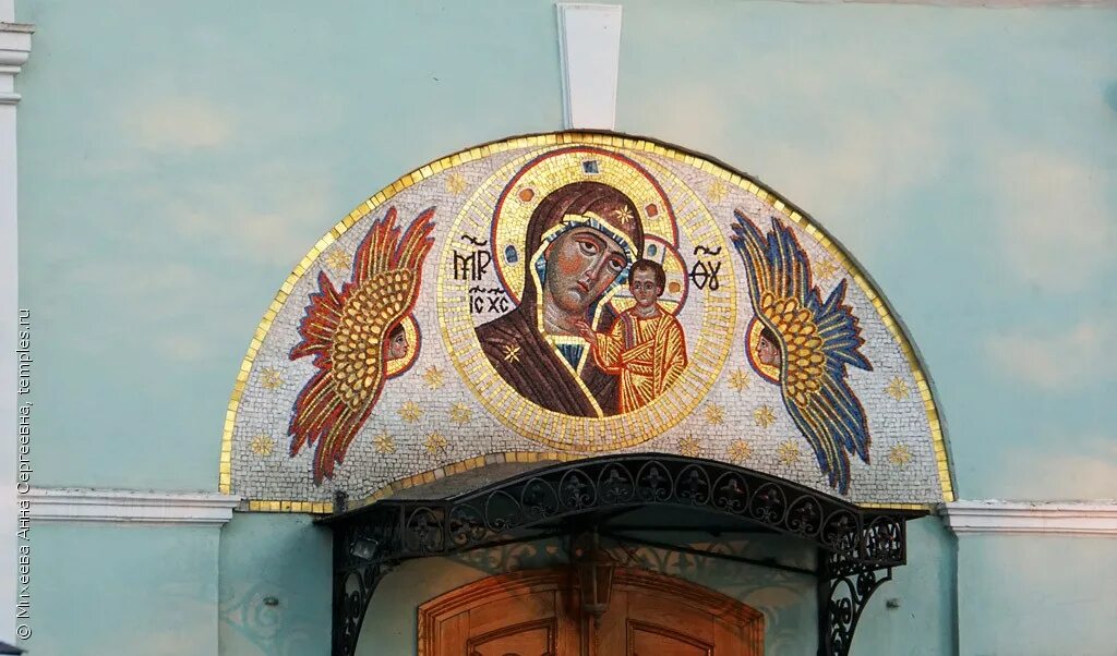 какую икону над москвой. казанская икона божией матери описание. икона казанской божьей матери смута. фрески главного храма вооруженных сил россии. какую икону над москвой.