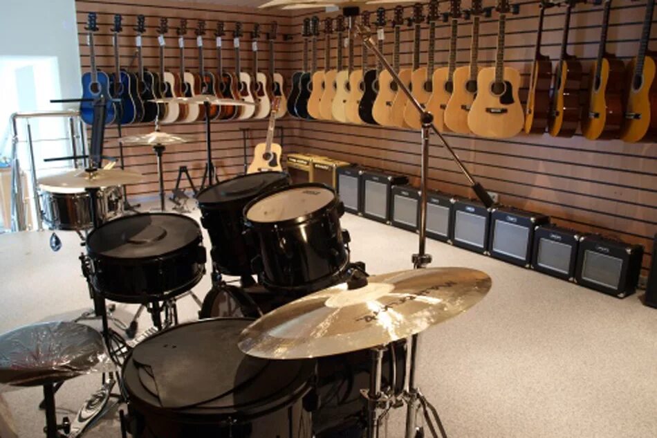 Гитарист магазин спб. Санкт-петербург музыкальный магазин. Магазин музыкальных инструментов в санкт петербурге. Магазин музыкальных инструментов в санкт петербурге. Гибсон шоп.