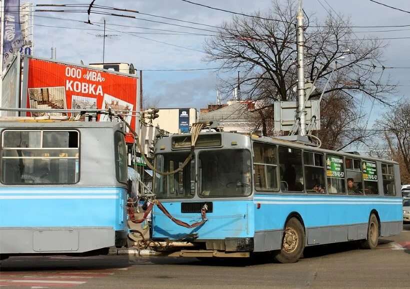 Троллейбус поезд. Поезда в троллейбус 268 усмира. Поезда в троллейбусе и о 268.