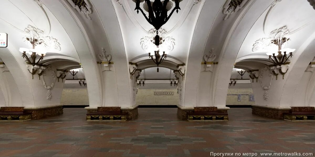 Станция арбатская апл. Станция арбатская филевской линии. Станция киевская арбатско-покровской линии. Московский метрополитен станция арбатская. Арбатская линия что случилось.
