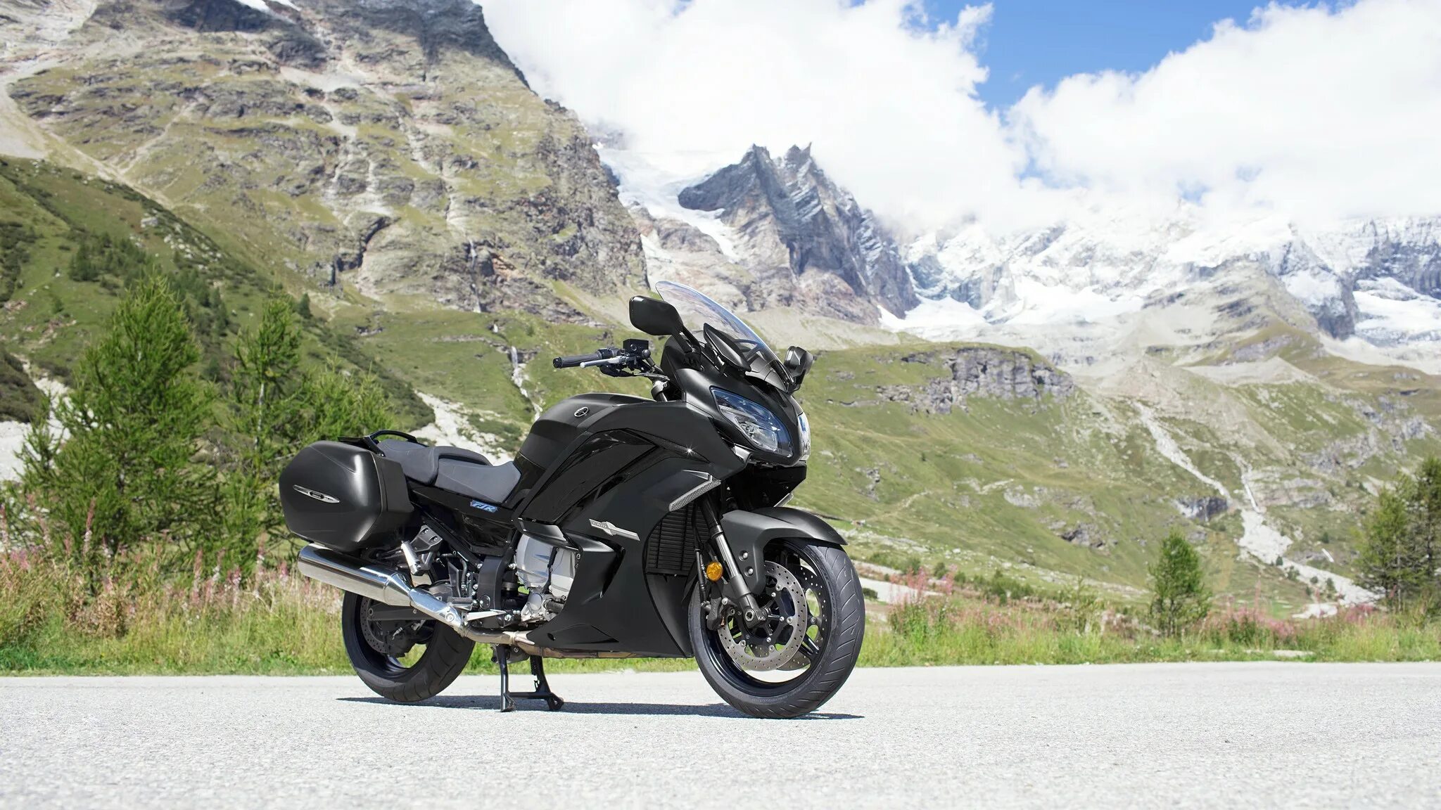Мотоциклы турист бу. Bmw r1100s custom. Ямаха fjr 1300. Ямаха fgr1300. Honda gold wing 650.