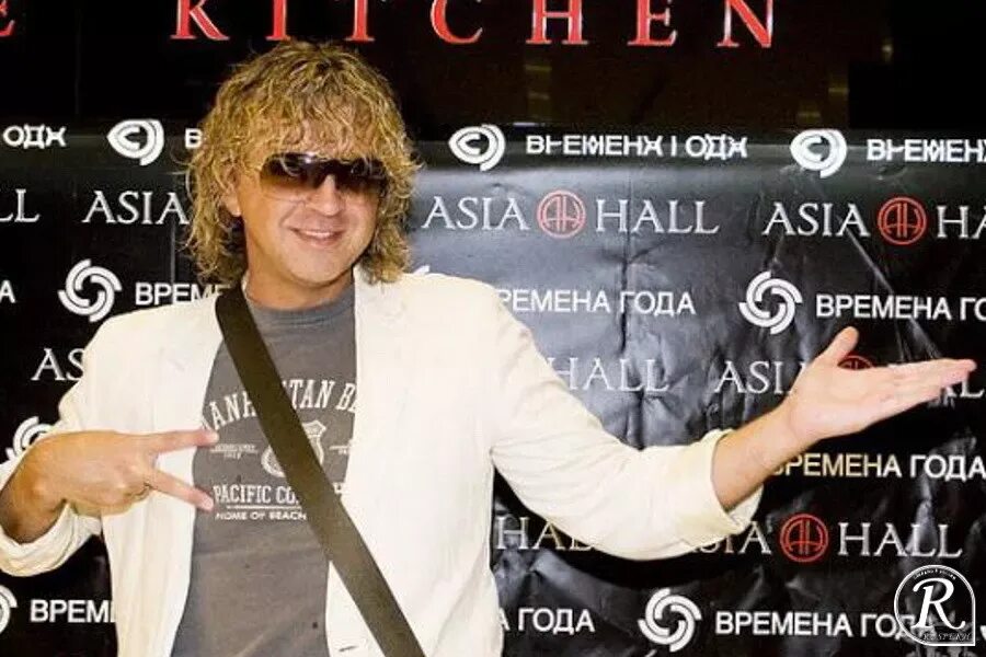 Роман жуков 6 детей. Роман жуков певец дети. Роман жуков жена. Роман жуков с семьей. Рома жуков певец.