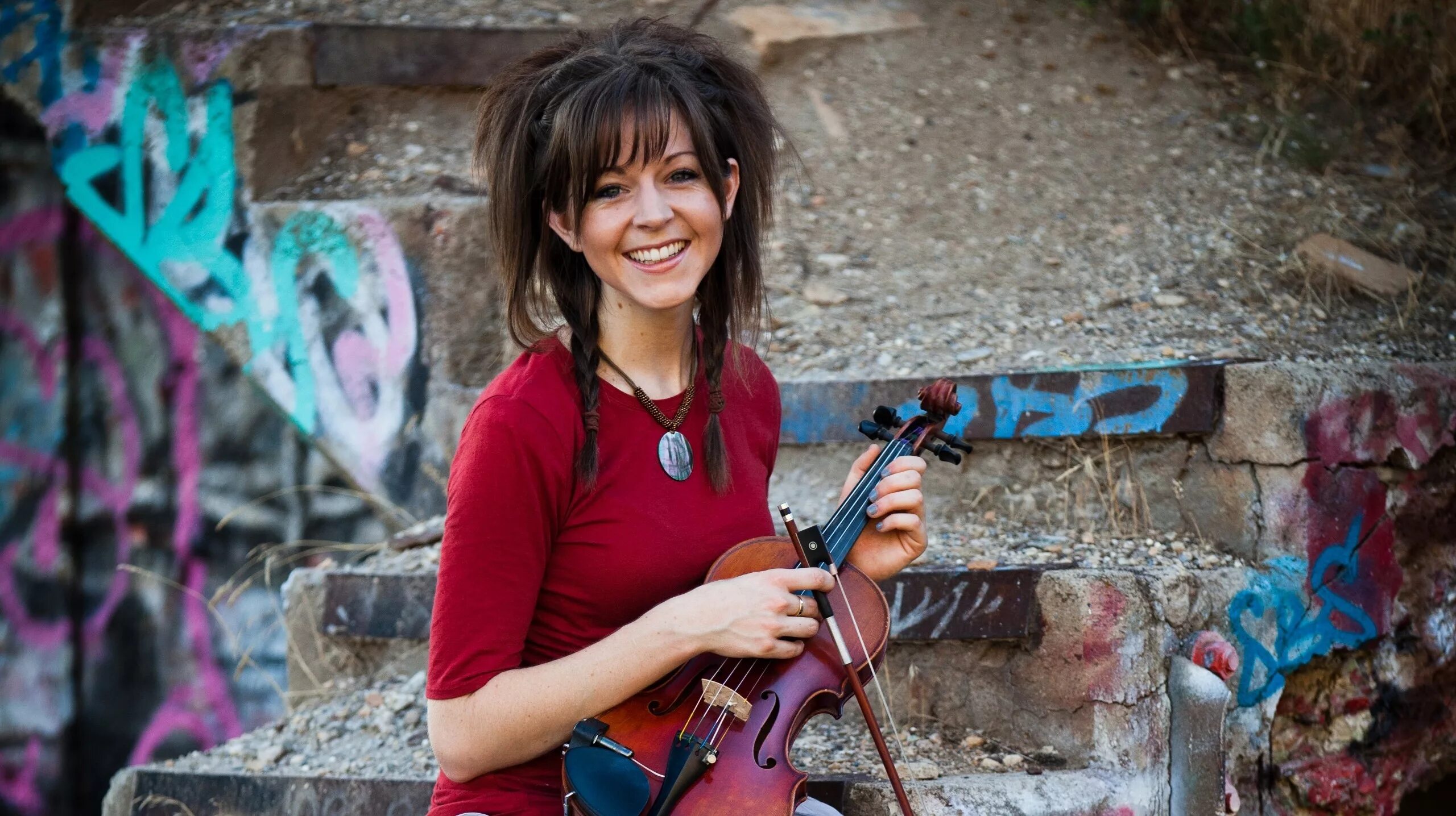 Линдси стирлинг обои. Скрипка линдси стирлинг. Линдси стирлинг 2023. Lindsey stirling 2022 фото. Скрипачка линдси стирлинг.