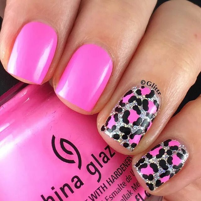 Маникюр черно розовый леопард Leopard Print Accent Nail nail art by Glittr Nails in 2019 Christmas tree nail a