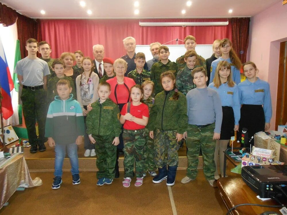 Новости кр горбатка. Новости кр горбатка. Красная горбатка спортивная площадка. Горбатка ру. Работники огибдд по селивановскому району.