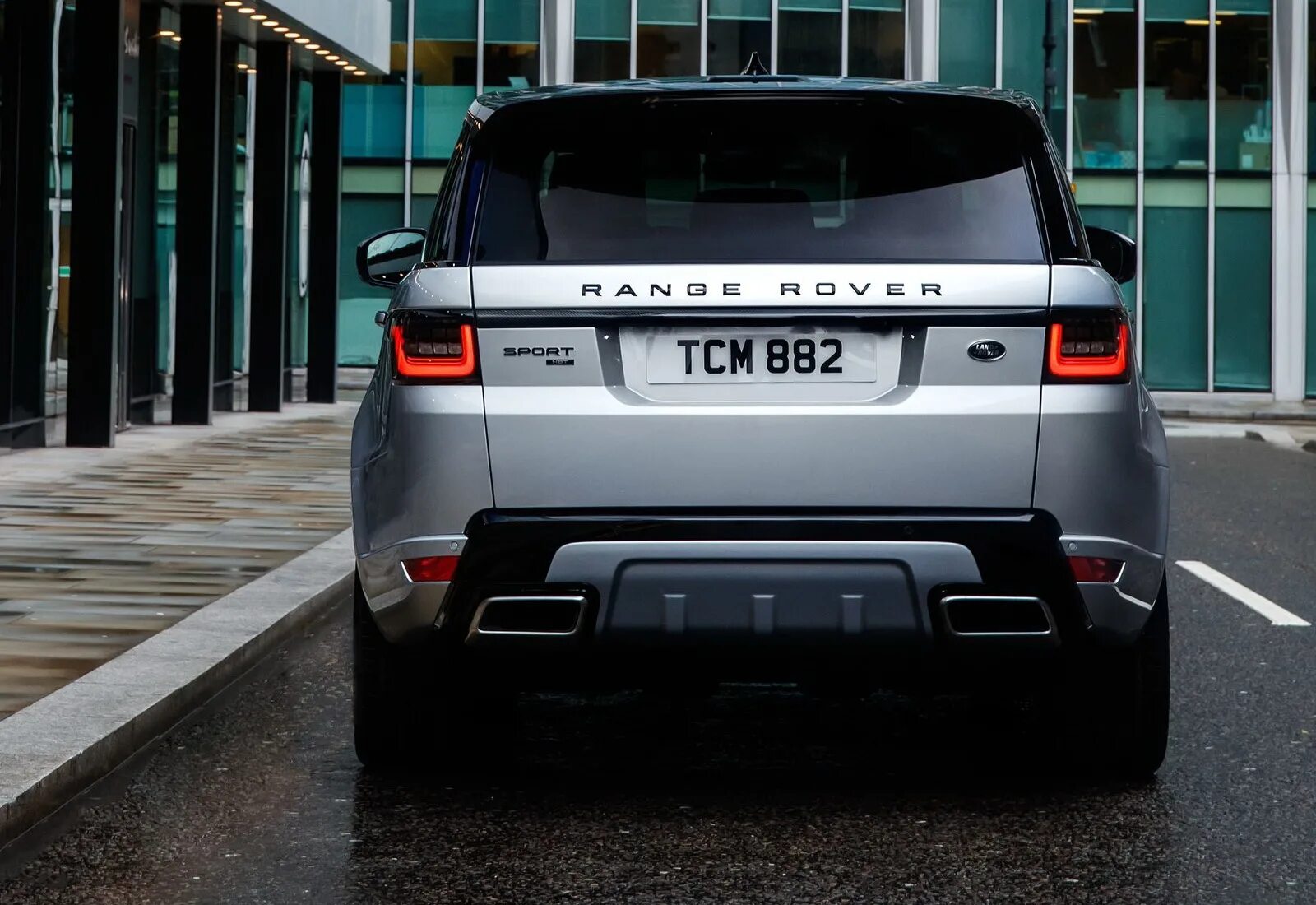 Семейство рендж ровер. Land rover range rover sport 2019. Range rover phev 2020. Range rover 2016. Ленд ровер рендж ровер 2009.