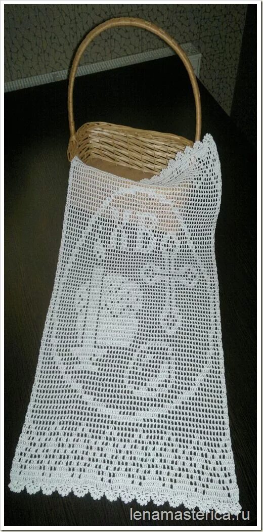 Салфетка пасхальная крючком в технике филейного. Филейная салфетка к Пасхе. Филейные салфетки пасхальные. Пасхальные салфетки в филейной технике. Филейные салфетки крючком к Пасхе.