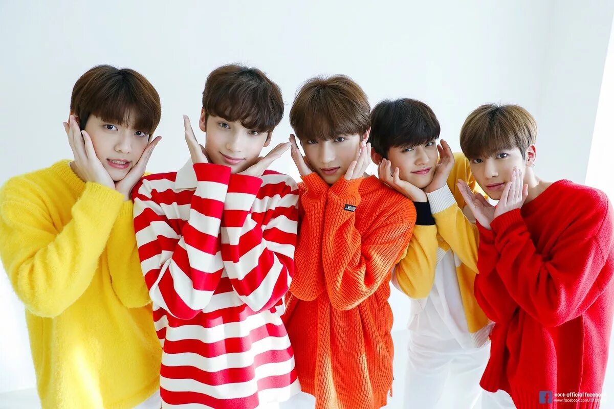 Txt корейская. Тхт корейская группа. Txt kpop группа. Тхт 2021 группа. Тхт группа участники.