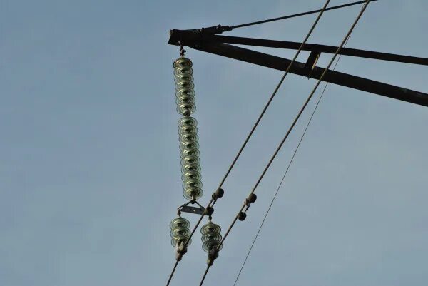 Изолятор пс 70е на опоре вл 10кв. Разрядники рмкэ-35-iv-ухл1/0233. Мультикамерный разрядник рмкэ-35-iv ухл1/0235. Изолятор вл 110 кв. Подвеска натяжная изолирующая (тп 3.