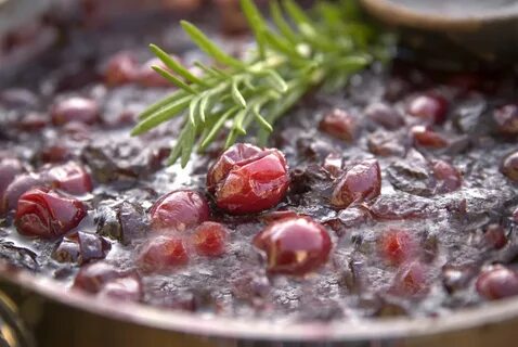Соус для мяса из клюквы