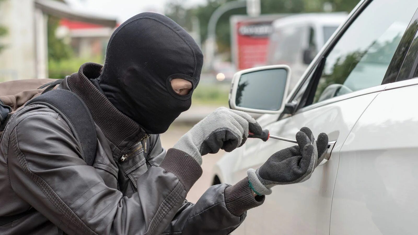 Угон автомобиля. Угонщик авто. Кража авто. Угнали авто. Украли машину песня