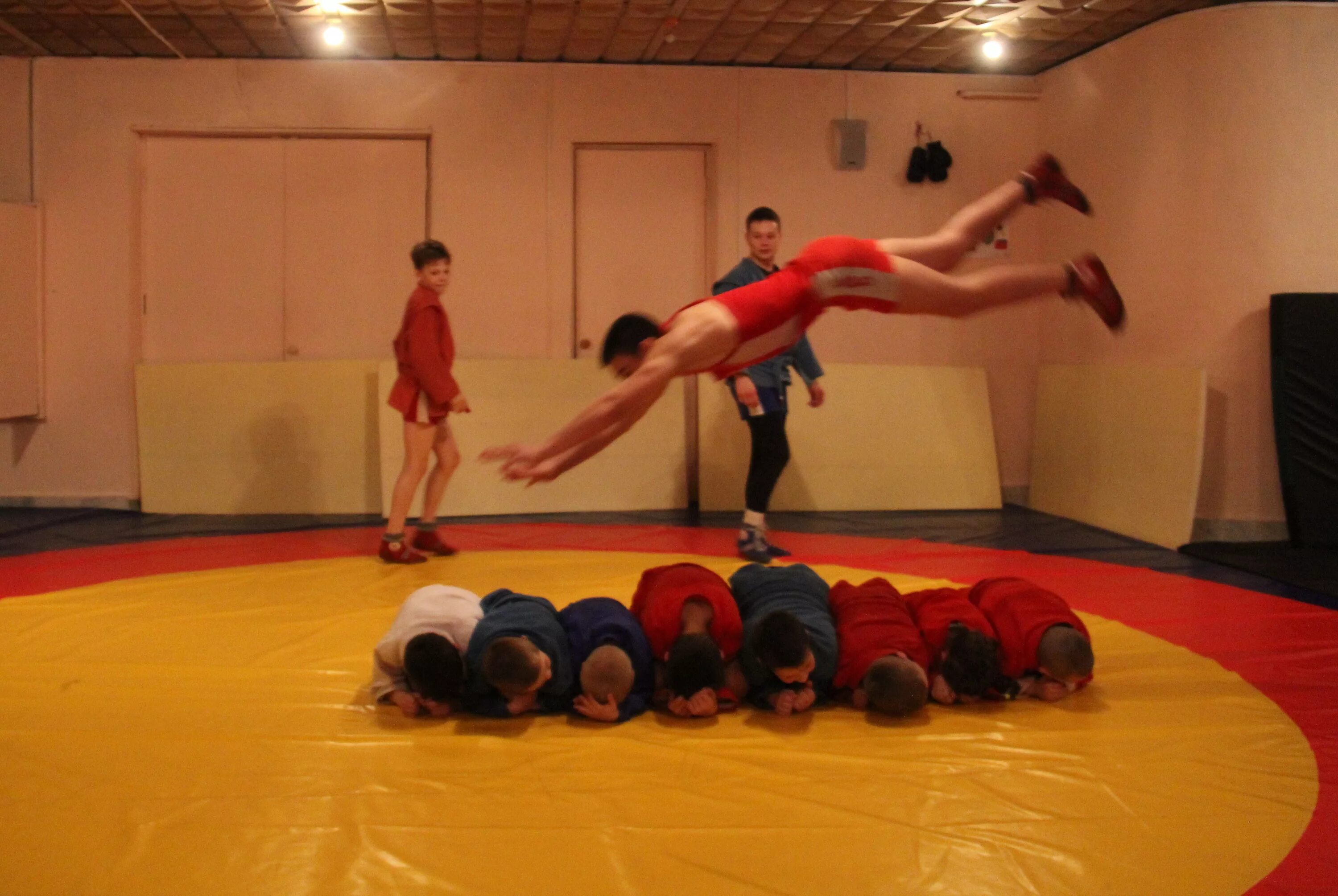 Чемпион мира по самбо сурен. Казаков ян андреевич самбо. Фёдор дурыманов самбо. Самбо приемы. Мастер класс по самбо.