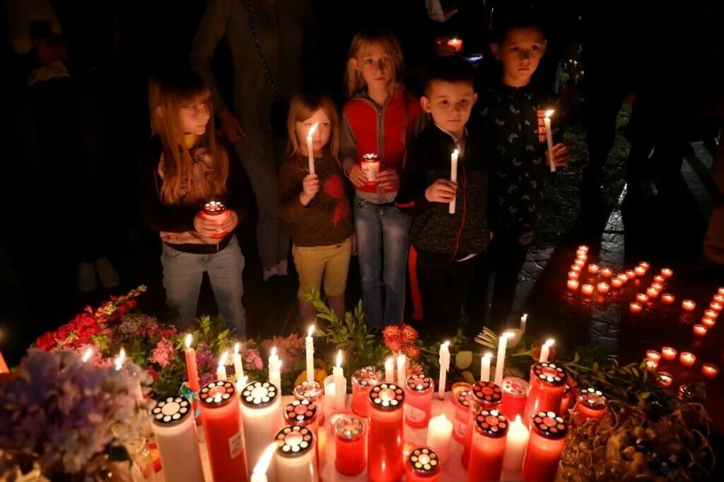 Семьям погибшим на украине выплатят. Убитые украинские дети в войне.