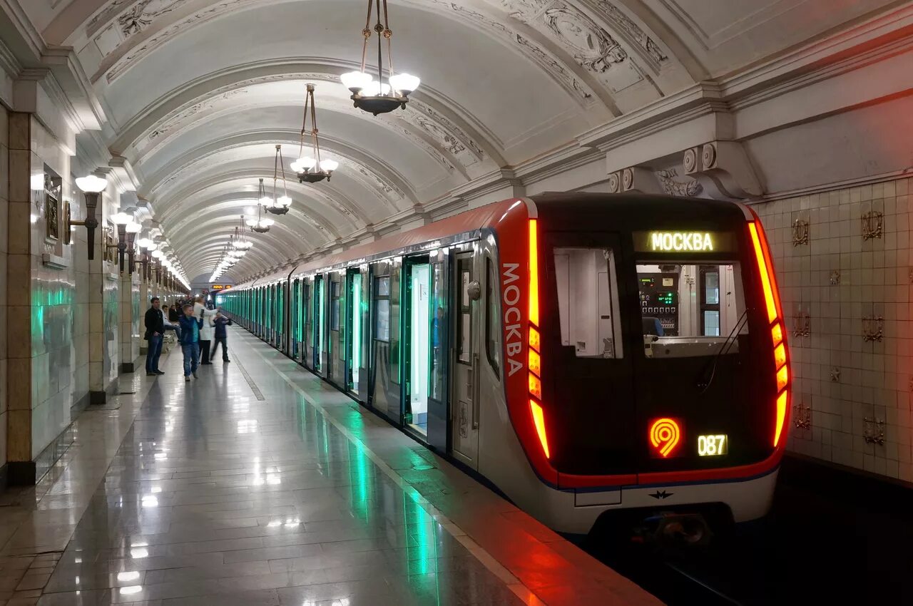 Московский метрополитен. Открытое метро в Москве. Метро Московский метрополитен Москва. Станция МИТРО В Москве.