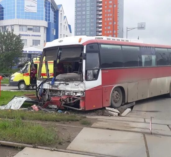 Автобусы Пермь. 66 Автобус Пермь. Пермский автобус маленький. 823 Автобус.