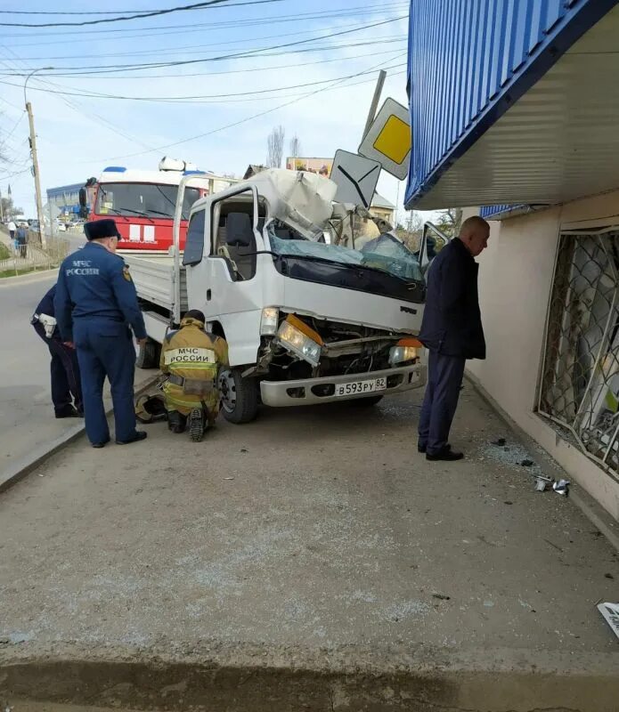 ДТП Симферополь ул Беспалова. Симферополь грузовой.