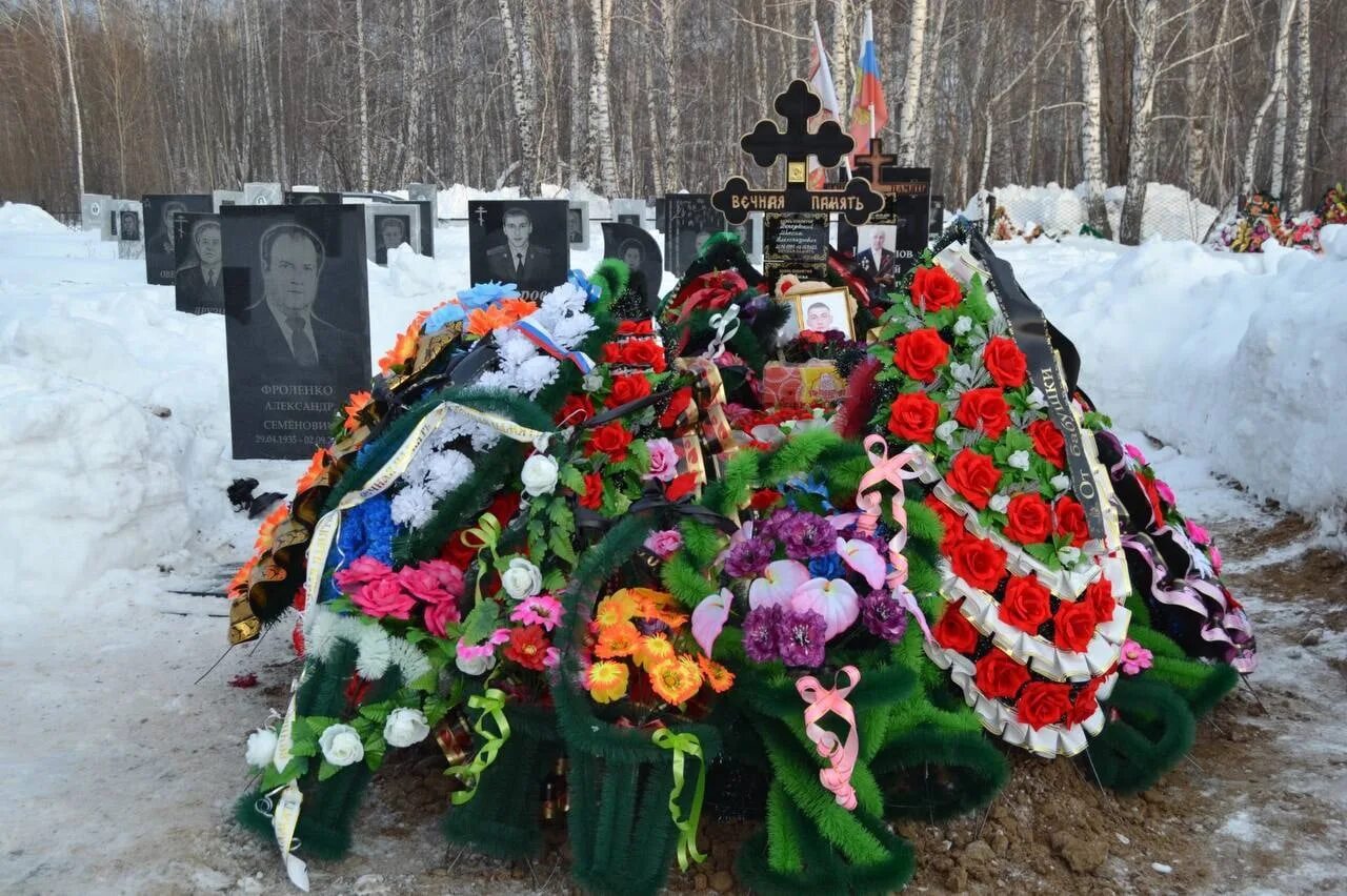 Могила. Могилы погибших в спецоперации. Фото могилы.