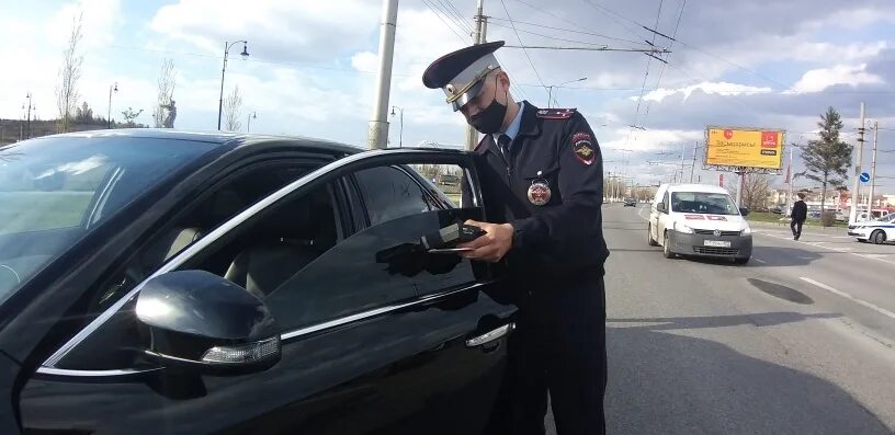 оштрафовали за тонировку автомобильных стекол,. штрафуют за тонировку. штраф тонировка. штраф за тонировку в 2024. штраф за тонировку 2023 суд пресс служба.