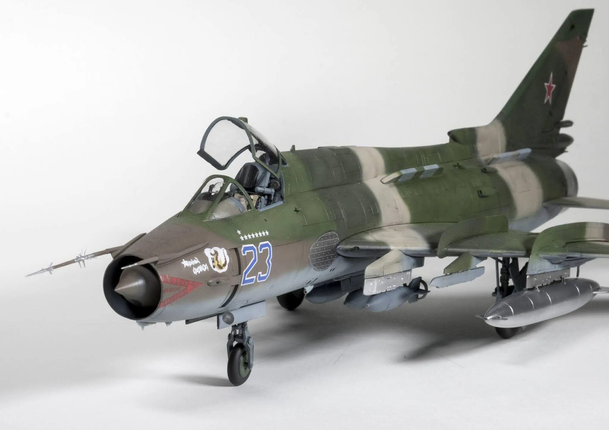 Су 1 сайт. Су-17 1/48. Су-17 1/48 Kitty Hawk. Су-17м4 1/48. Модель Су-22ум3.