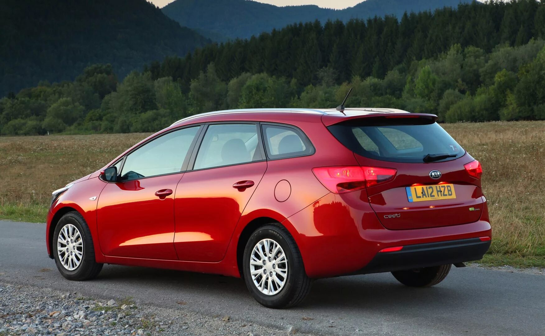 Ceed универсал. Kia ceed sw. kia ceed 2 sw. kia ceed sw 2013. kia ceed sw универсал.