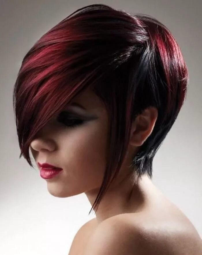 Окрашивание волос двумя цветами. Стрижка Пикси красное колорирование. Креативное окрашивание на короткие волосы. Креативное окрашивание на короткие темные волосы. Красивое окрашивание на короткие волосы.