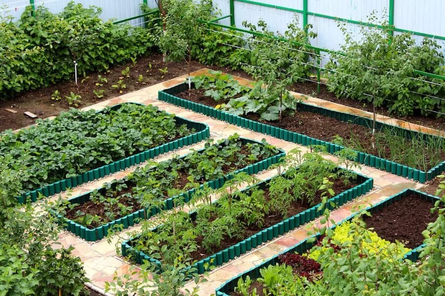 Грядки-клумбы мавританский дворик. Обустройство огорода. Красивые грядки. Разбиваем грядки. Огородик пряных трав.