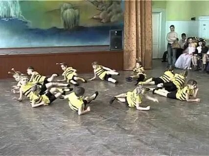 Танец пчелок в детском саду видео