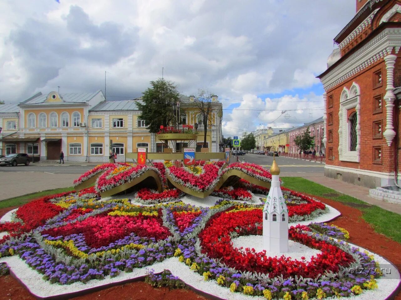 Летний Ярославль. Ярославль город летом. Ярославль красивые места. Ярославль центр города.