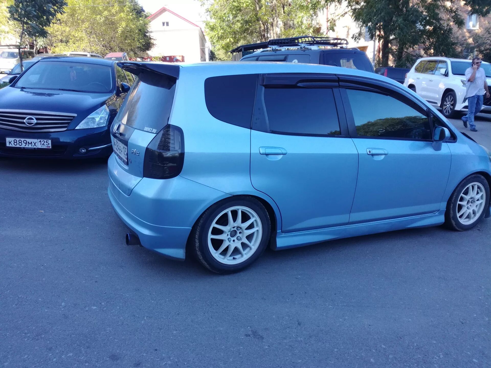 Honda fit 2001. Honda Fit 2001 Mugen. Honda Fit GD 2001-2007. Спойлер fabulous Honda Fit. Косяки Хонда фит 2001 года.