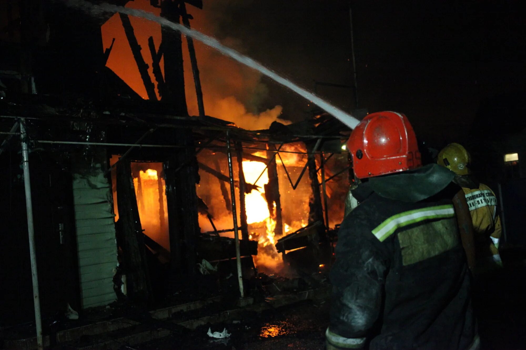 Пожар Красносельский район. Пожары. Ночной пожар. Пожар фото. Миллер пожар