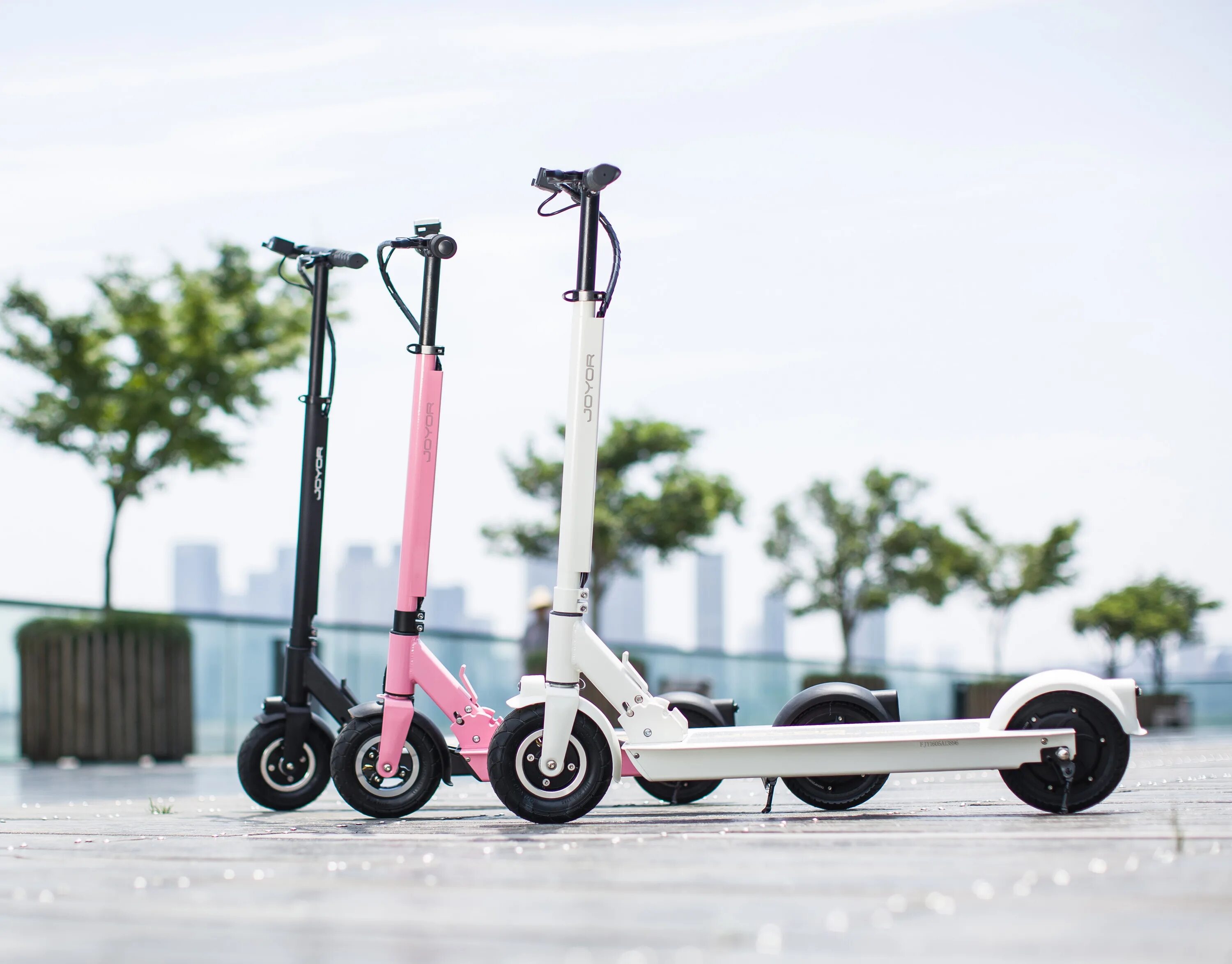 Электросамокат kugoo gx jilong. Электросамокат spetime electric kickscooter g30se. Самокат kugoo s3. Самокат joyor f1. Электросамокат в городе.