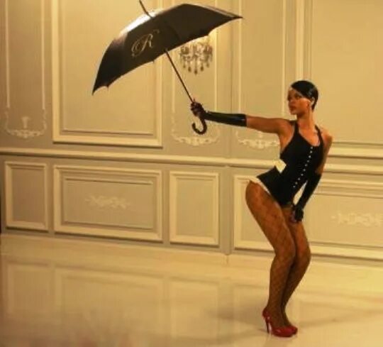 Where is my umbrella she. Риханна Амбрелла. Рианна клип с зонтиком. Рианна в клипе Амбрелла. Rihanna 2007 Umbrella.