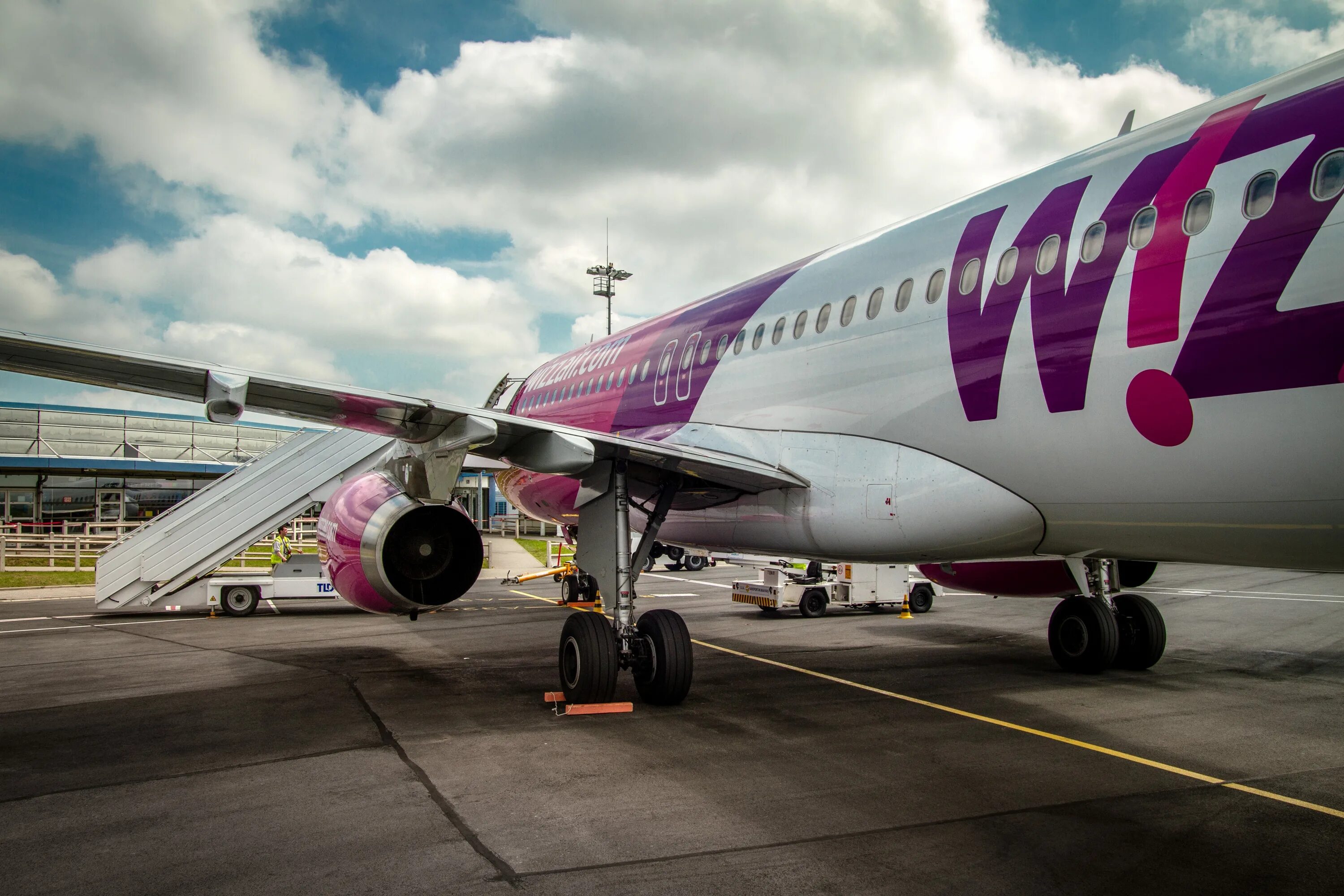 Wizz Air a330. Wizz Air a330-200f. Визэйр Airbus a320. Airbus 330 Wizz Air. Авиакомпания wizzair