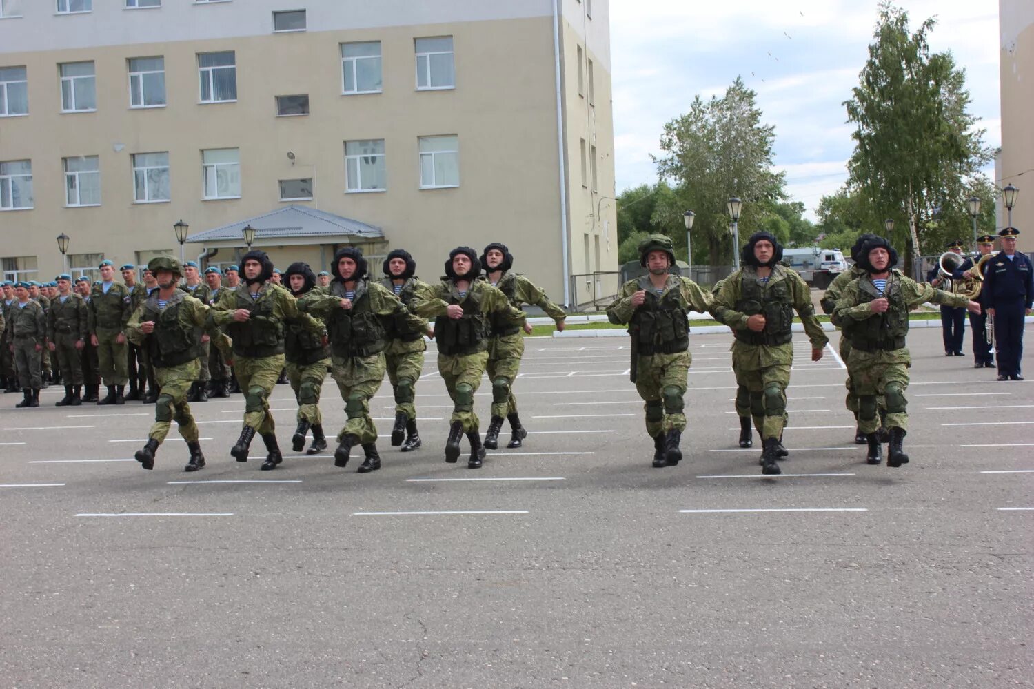 Полк города иваново. 5 Гвардейский зенитно ракетный полк Иваново. 98 Полк ВДВ Иваново. 98 Дивизия ВДВ Иваново Балино. Зенитно ракетный полк ВДВ Иваново.