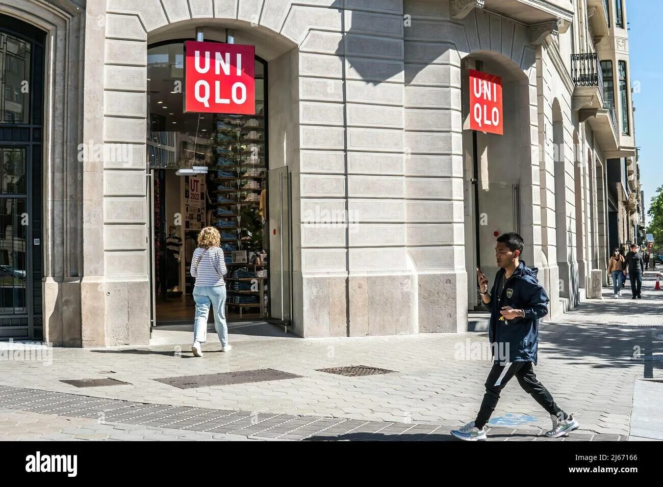 Магазины юникло испания. Юнихлоп на ламода. Uniqlo в вильнюсе. Uniqlo tokyo. Юникло испания.
