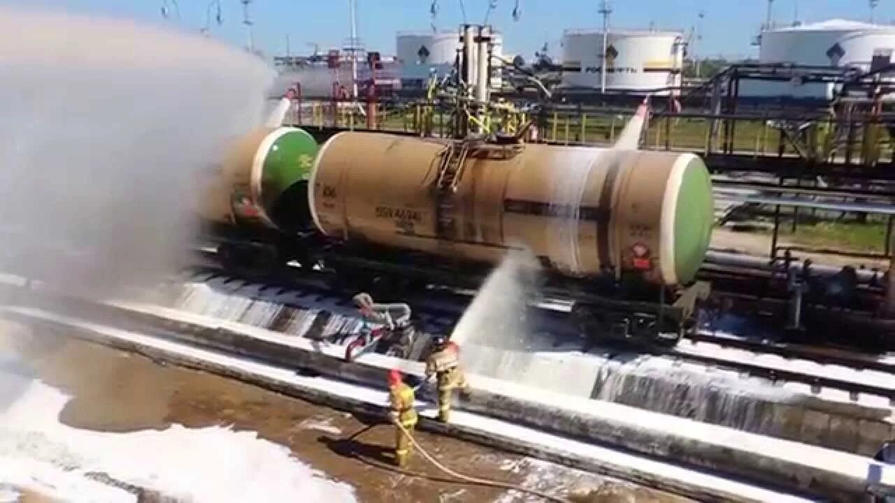 Промывочно пропарочная станция цистерн. Пропарочные станции для жд цистерн. Промывочно пропарочная станция вагонов. Пропарка вагонов мазута цистерна. Промывка вагонов цистерн.