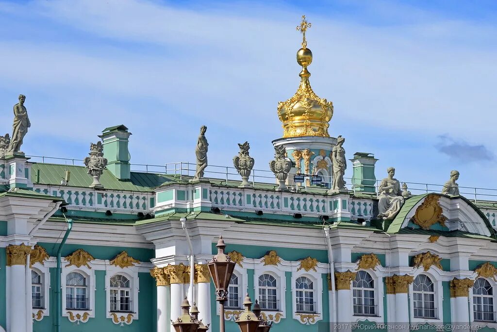 Зимний дворец елизаветинское барокко. Церковь зимнего дворца. Церковь спаса нерукотворного эрмитаж. Зимний дворец санкт-петербург большая церковь эрмитаж. Большая церковь зимнего дворца в эрмитаже.