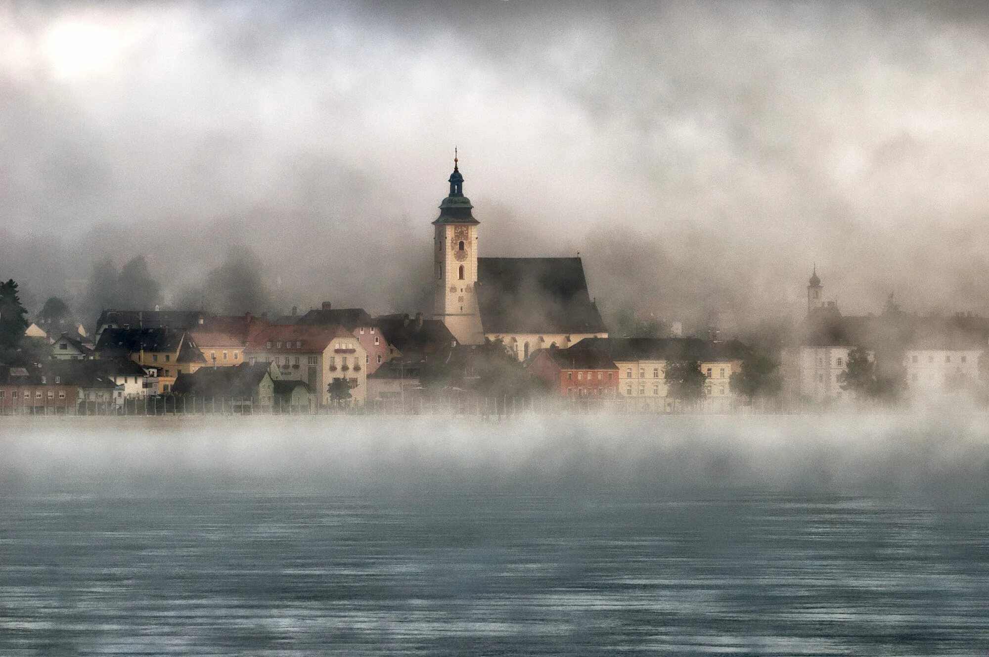 Туманные города сулима. Город в тумане. Улица в тумане. Трутень и алексей сулима. Туманные города сулима.