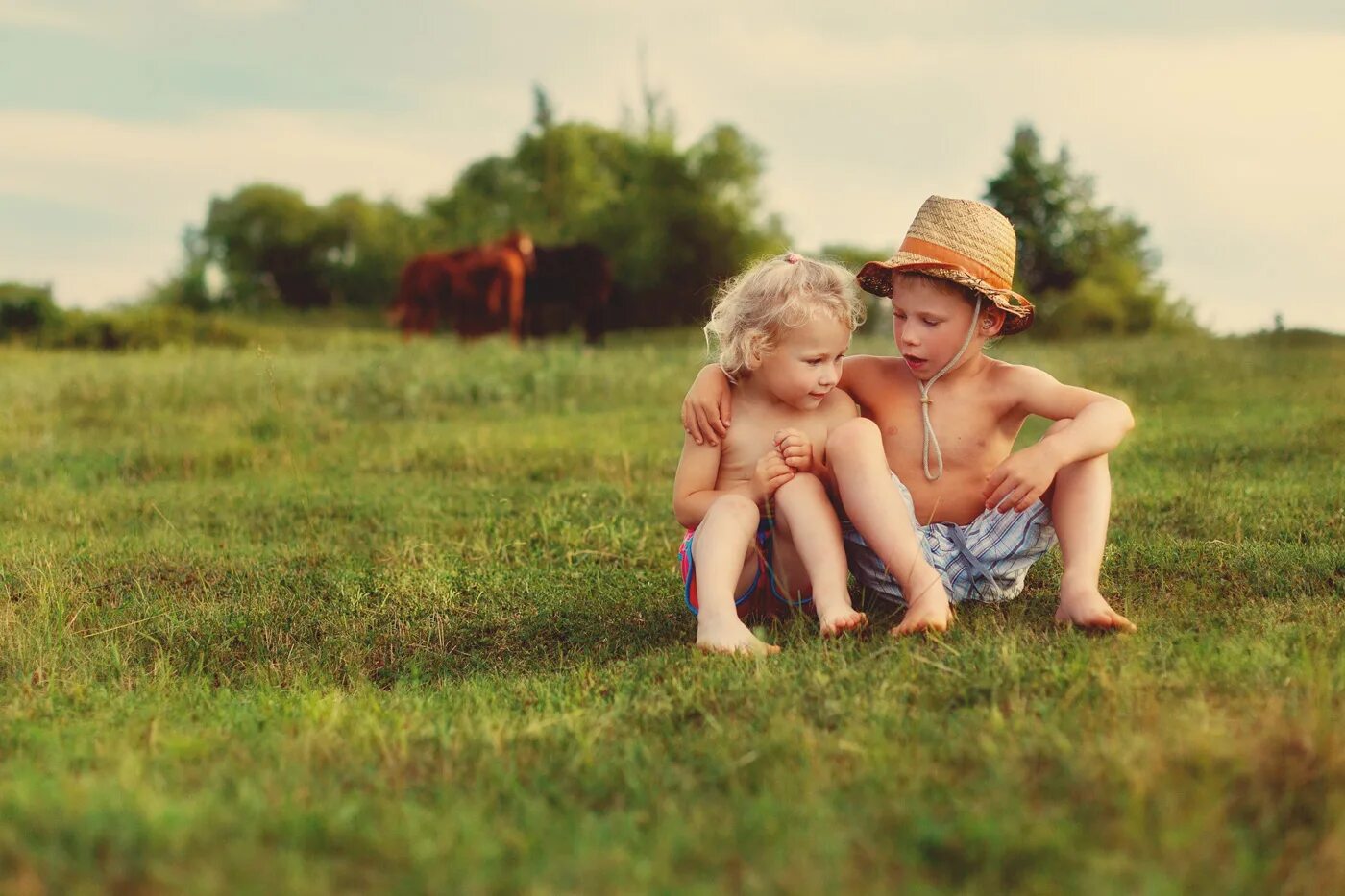 лето август дети. арбуз для детей. дети с цветами. лето август дети природа. лето дети.