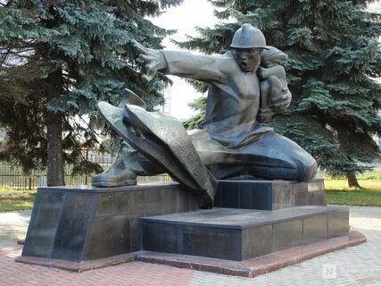 Нижний в бронзе