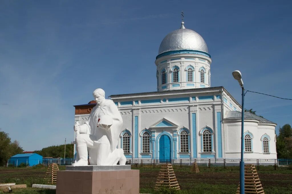 Село алексеевка алексеевского района самарской области. Алексеевка (Алексеевский район, Самарская область) Церковь. Алексеевка райцентр Самарской области. Пгт Алексеевка Самарская область Кинельский район.