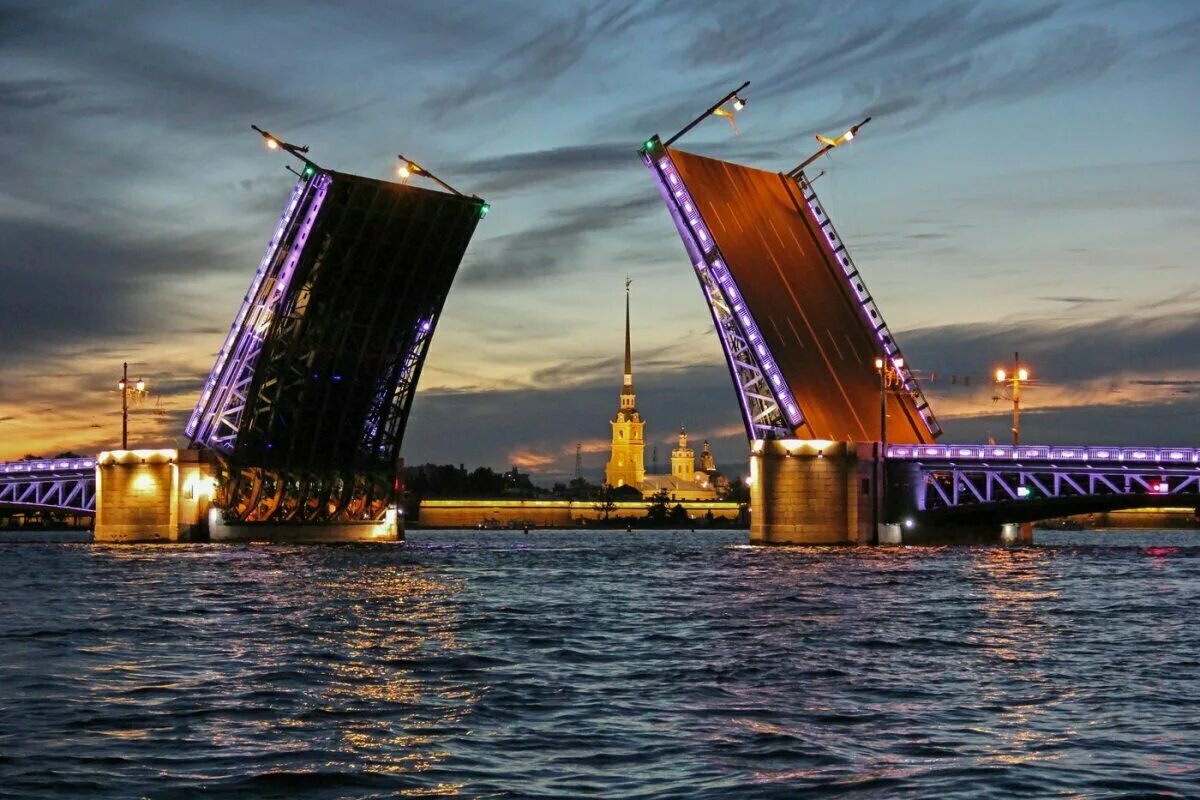 Разводка дворцового моста