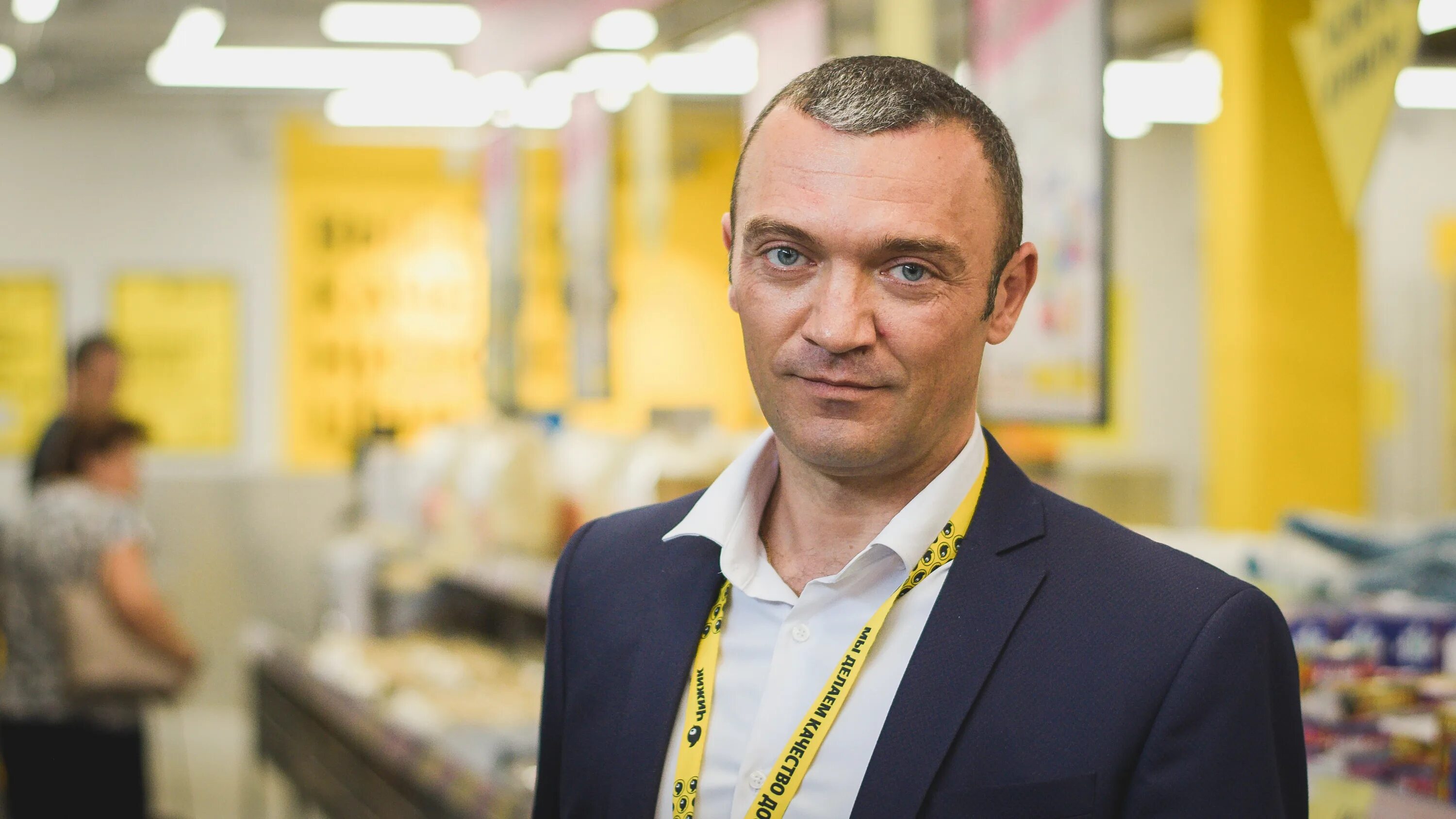 Директор магазина чижик. Сеть чижик директор. Магазин чижик ростов на дону. Директор магазина чижик. Чижик х5 ритейл.