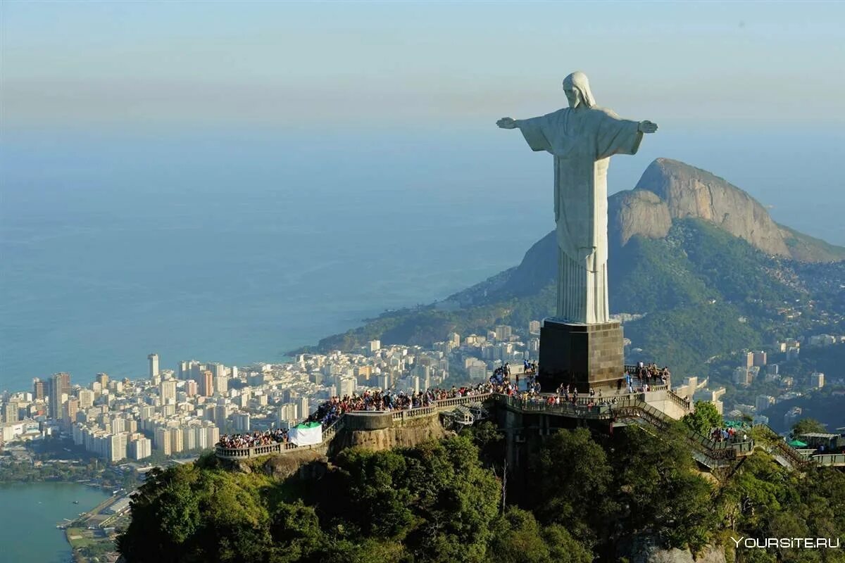 Как называется страна бразилия. Статуя Христа-Искупителя Рио-де-Жанейро. Статуя Христа Искупителя, Южная Америка, Рио-де-Жанейро. Высота статуи Христа в Рио-де-Жанейро. Бразилия Рио де Жанейро.