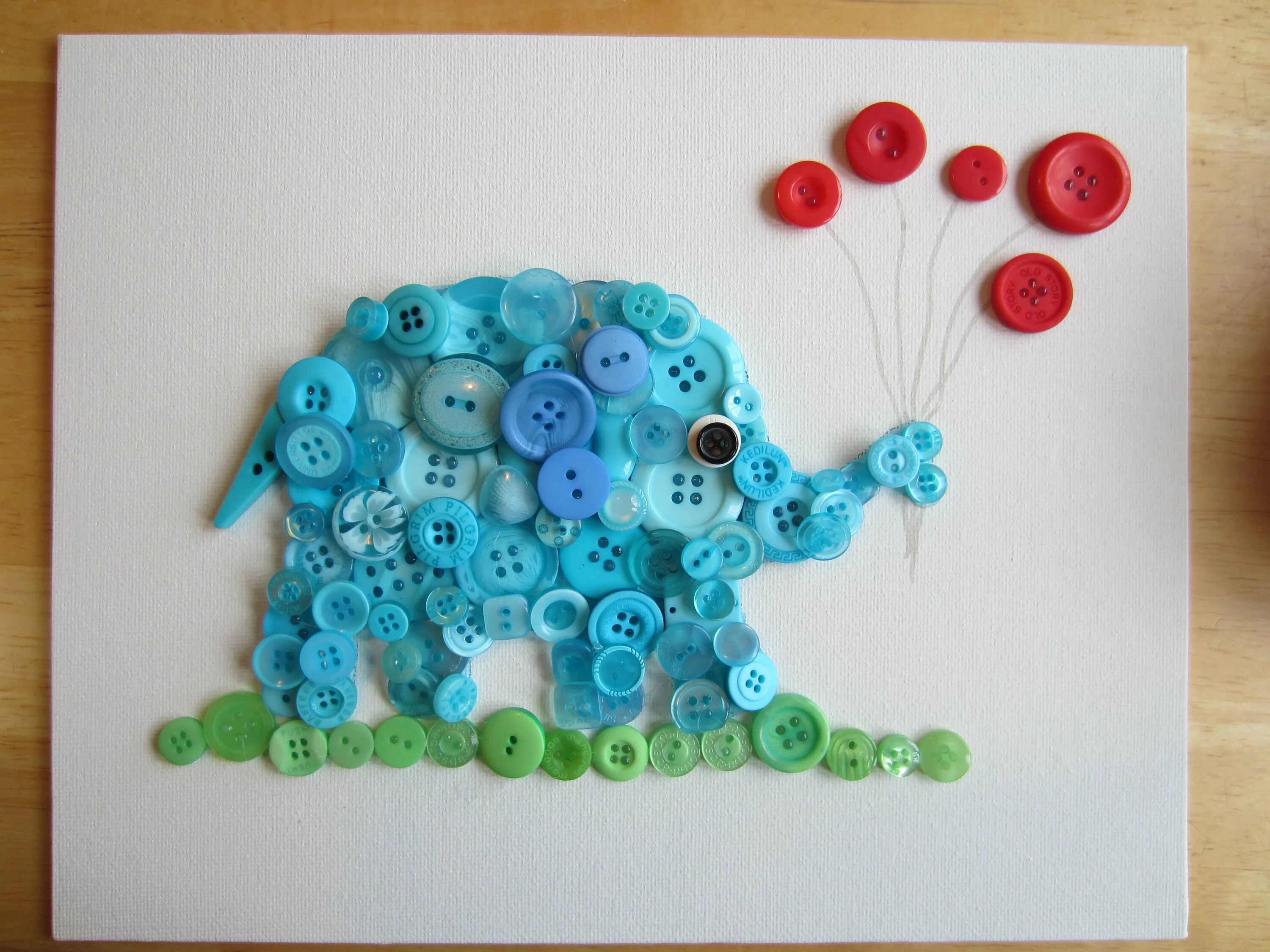 Панно из пуговиц дерево. Поделки из пуговиц. Художественное панно из пуговиц. Рукоделие из пуговиц. Декоративное панно из пуговиц.