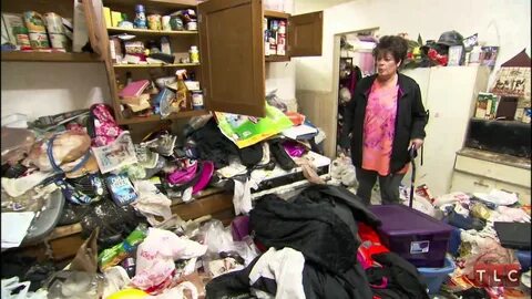 В кабинете плюшкина беспорядок был страшный