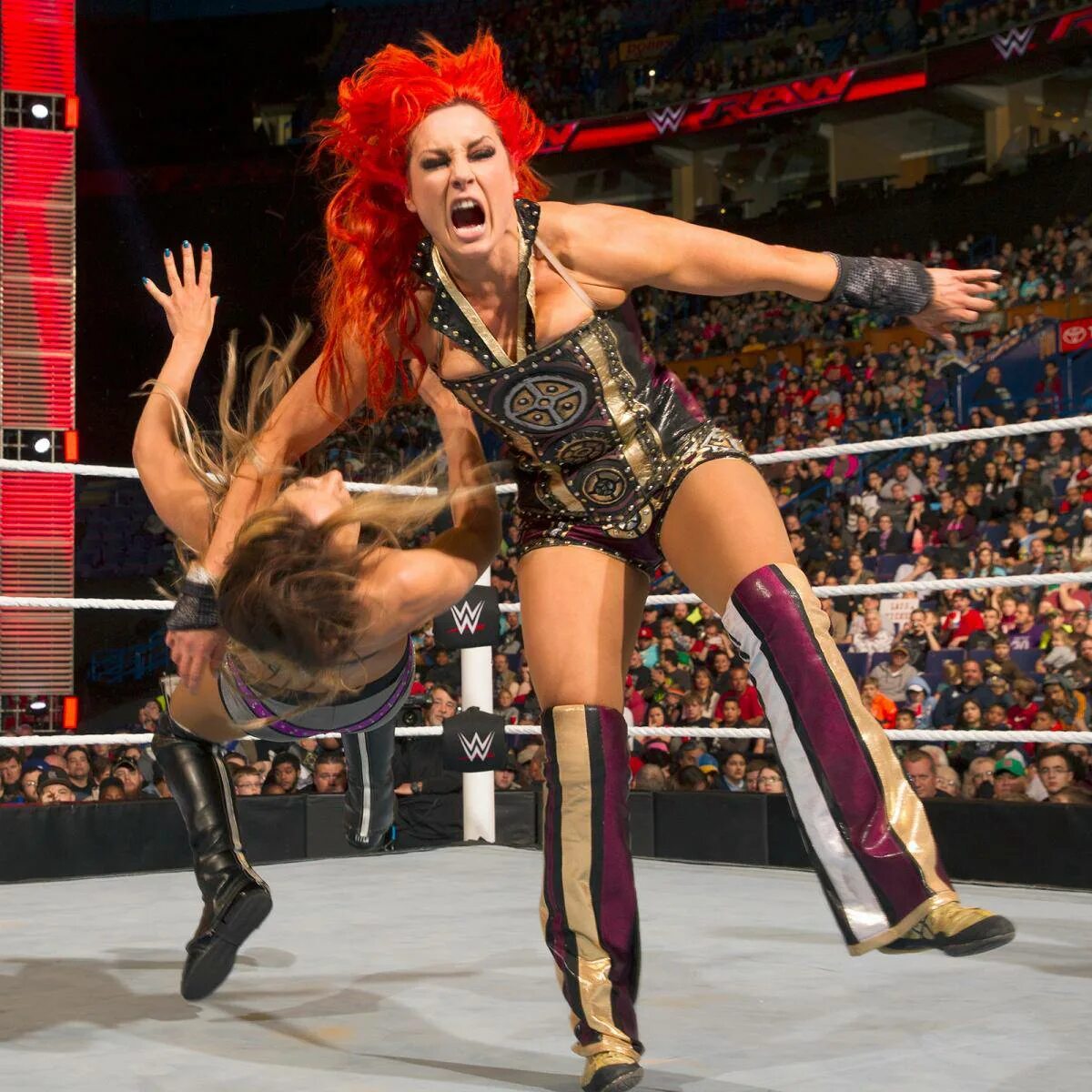 Бекки линч wwe 2024. Sarah lee bobabutgirl. Бекки линч wwe. Бекки холл. Бекки линч в кожаной куртке.