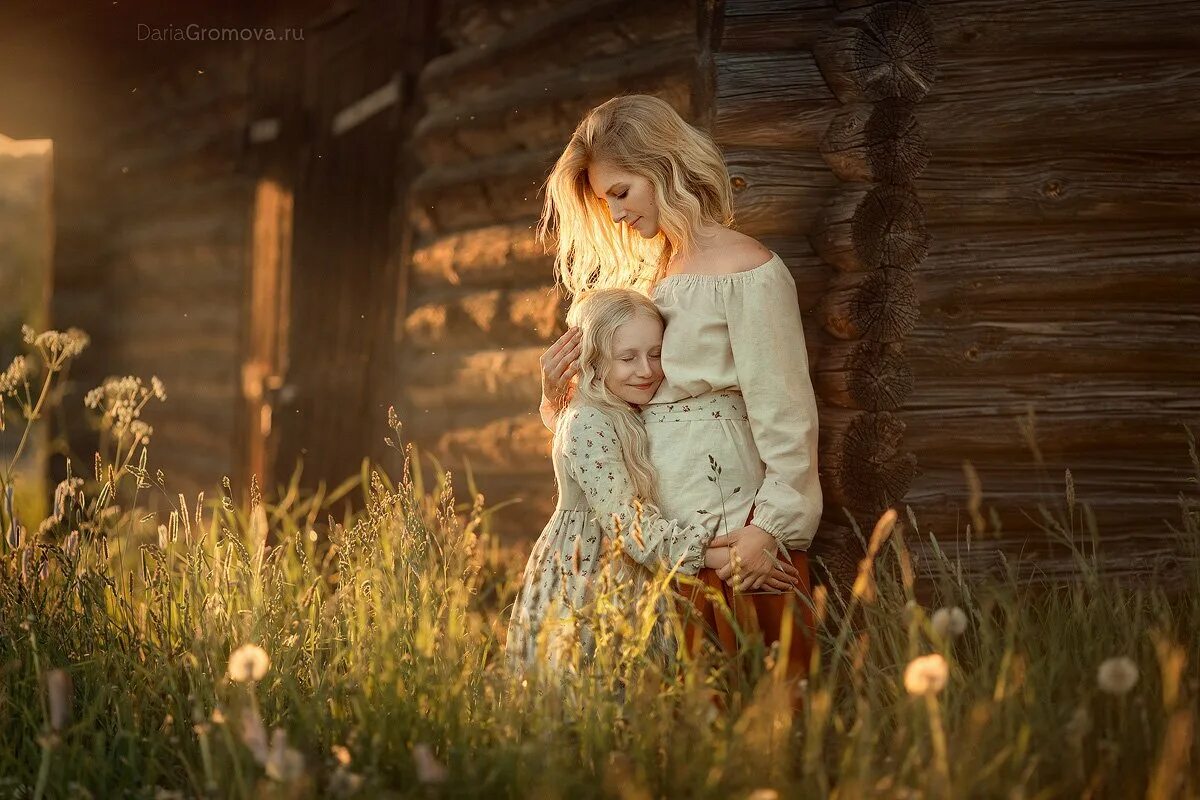 Фотосессия в деревенском стиле. Мама с ребенком в деревне. Фотосессия в стиле деревня. Фотосессия в деревенском стиле летом.