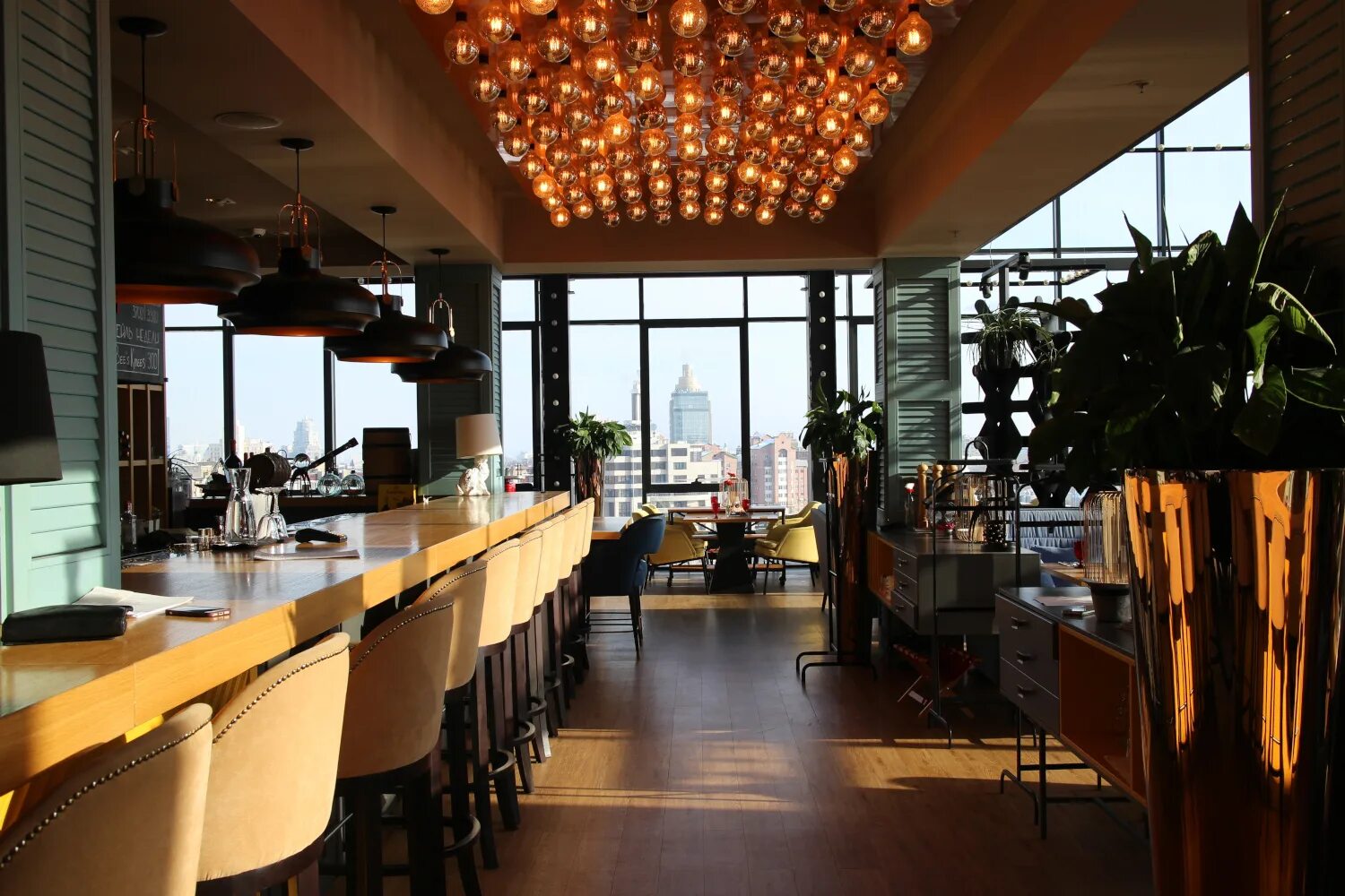 Дворик воронеж проспект революции. Итальянский дворик воронеж проспект революции 44. Ресторан маршак. Воронеж ресторан на кропоткинской. Кафе в воронеже в центре.