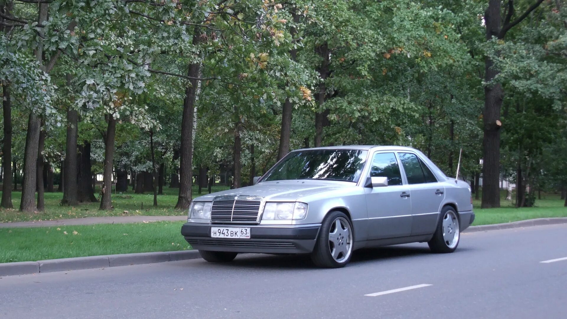 Мерседес бенц w124. Волчок мерседес w124 e500. W124 e500. Mercedes w124 300e. Mercedes w124.
